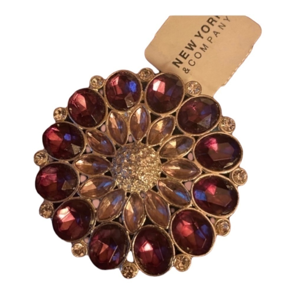 VINTAGE Brooch .. Beautiful Colors